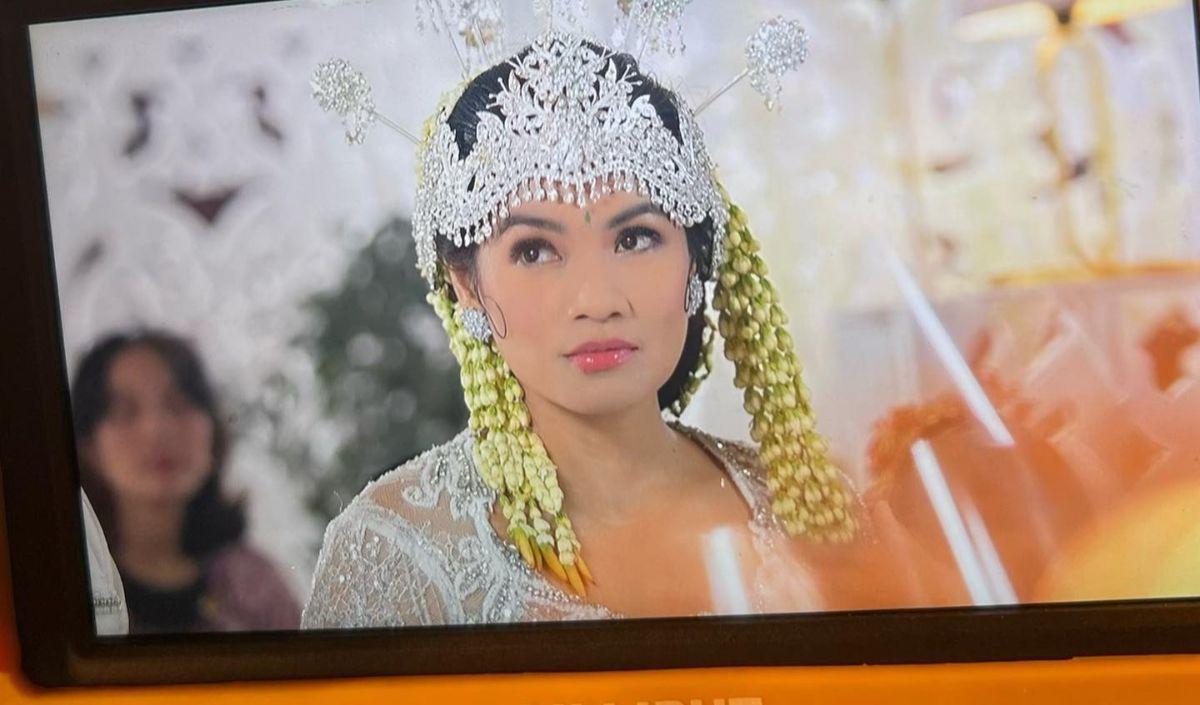Tak sedikit yang juga yang mengira Titi Kamal menikah lagi. Namun caption yang ditulis Titi Kamal sudah menjelaskan jika penampilannya itu untuk keperluan syuting.<br>