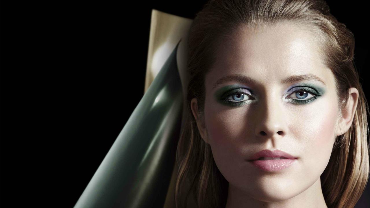 Tren Makeup 2017: Metalik tapi Tetap Flawless