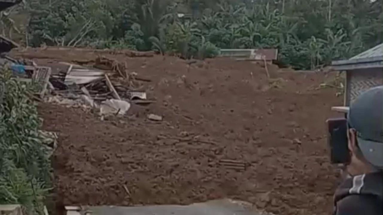 Longsor di Banjarnegara, 418 Orang Mengungsi dan 20 Rumah Rusak Tertimbun