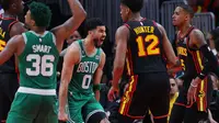 Selebrasi pemain Celtics kala mengalahkan Hawks di play-off NBA 2023 (AFP)