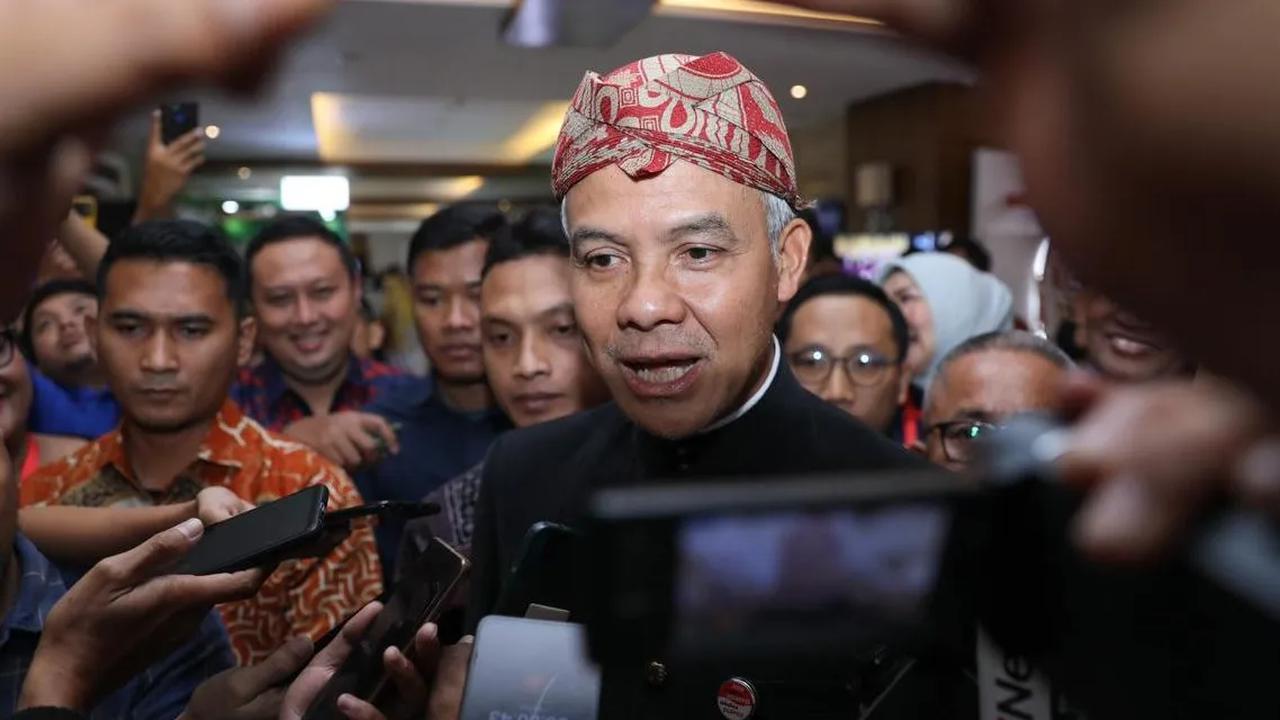 Tafsir mengimbau kepada masyarakat agar tidak perlu memperdebatkan video tersebut. Masing-masing bakal calon presiden mempunyai hak yang sama untuk berkreativitas.<br>