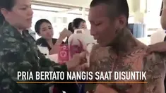 Video kocak menampilkan pria bertato nangis teredu-sedu saat hendak disuntik.