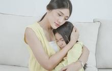 Makin Cantik Mirip Sang Mama & Sudah Jago Berpose, Potret Terbaru Alea Putri Pertama Raditya Dika dan Anissa Aziza