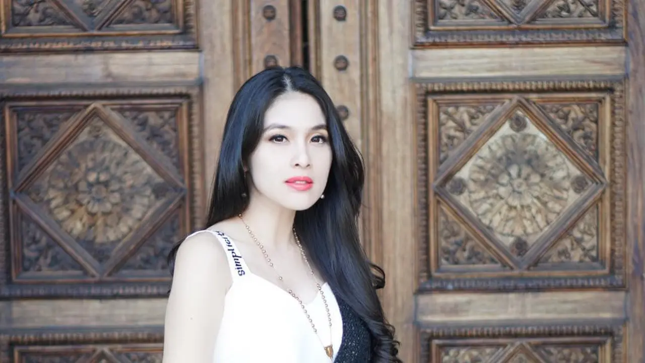 [Bintang] Sandra Dewi
