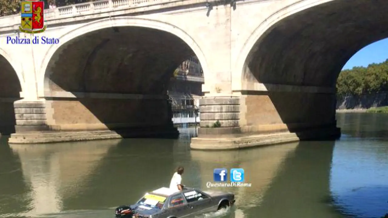 Maserati in Tiber