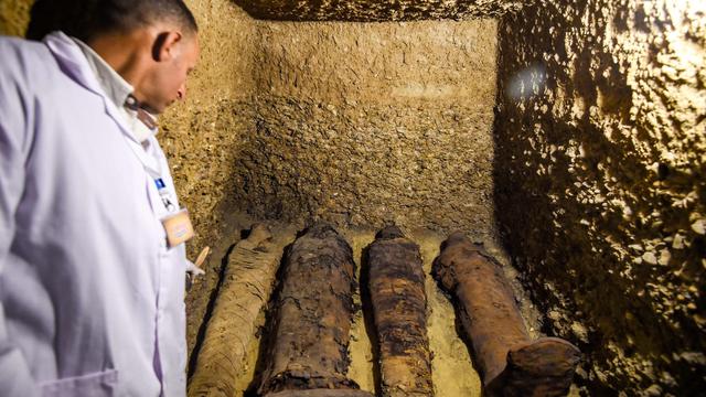 Situs makam kuno berisi 50 mumi ditemukan di Mesir (AFP/Mohamed El-Shahed)