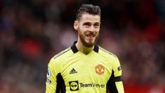 David de Gea - Lolosnya Spanyol ke Piala Dunia 2022 membuat kiper Manchester United ini mempunyai kesempatan bermain di pesta sepak bola terbesar di dunia tersebut. Untuk sekedar informasi, sepanjang kualifikasi De Gea belum sekalipun bermain lantaran kalah bersaing dengan Unai Simon. (AFP/Oli Scaff