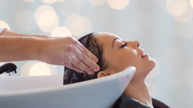 Kapan Waktu Terbaik ke Salon Rambut dan Ragam Perawatannya