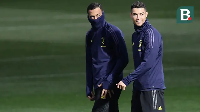 Mehdi Benatia dan Cristiano Ronaldo