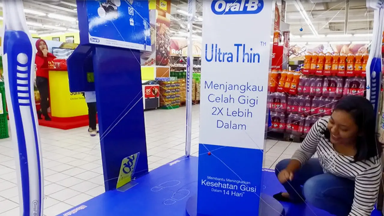 Cuma modal sikat gigi mereka bisa meraih hadiah dari Oral-B UltraThin dengan main games seru dan berhasil taklukin rintangan Bristle Maze.
