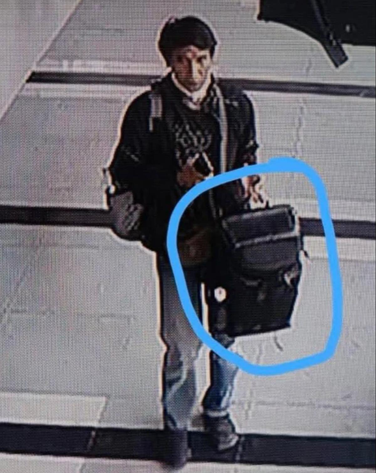Viral! Aksi Pencurian Tas di Stasiun Tawang Terekam CCTV, Pelaku Masih Diburu