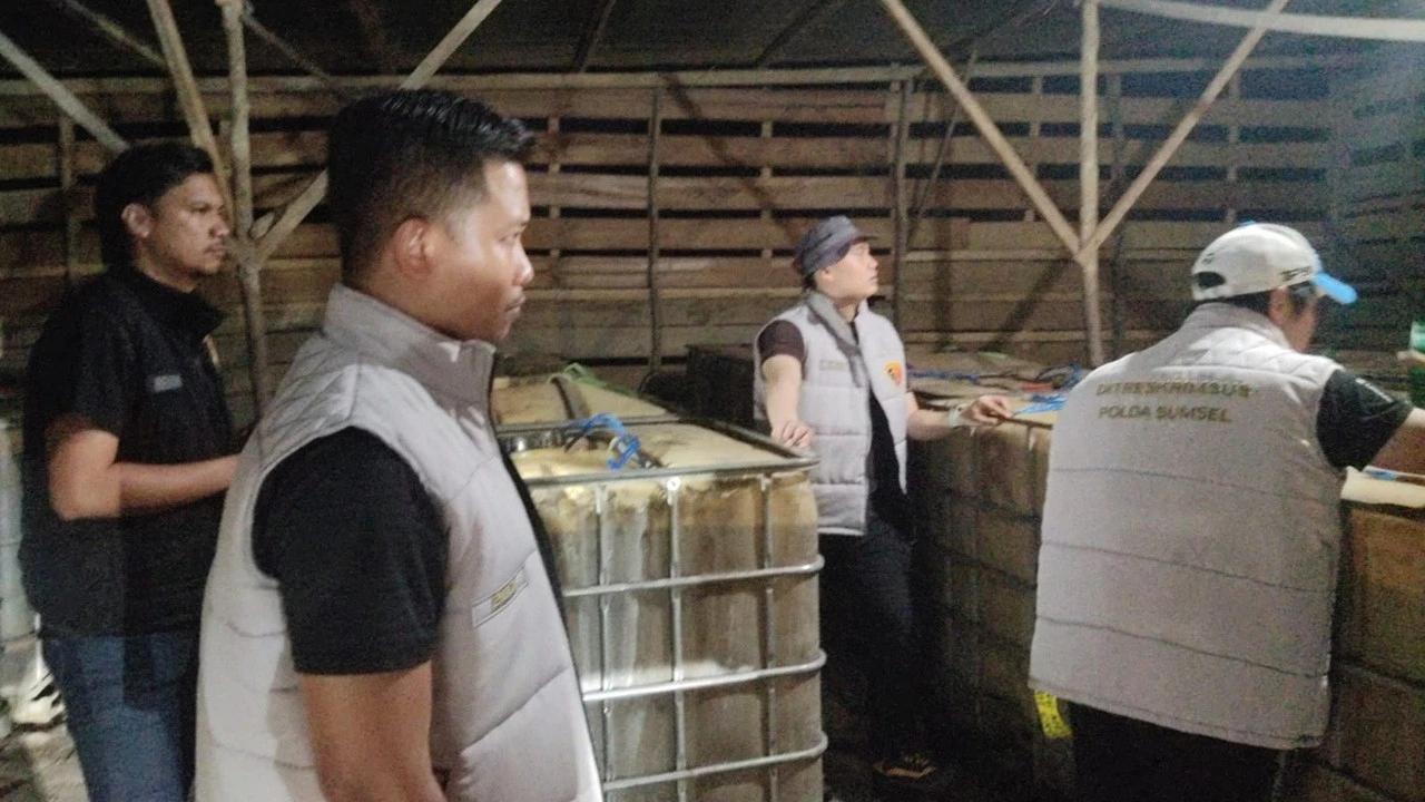 Disimpan di Drum, Puluhan Ton BBM Subsidi Ditimbun di Musi Rawas