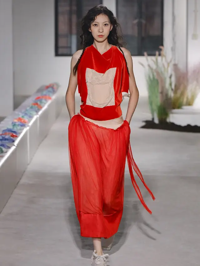 5 Fashion Show Paling Mencuri Perhatian di Shanghai Fashion Week 2024