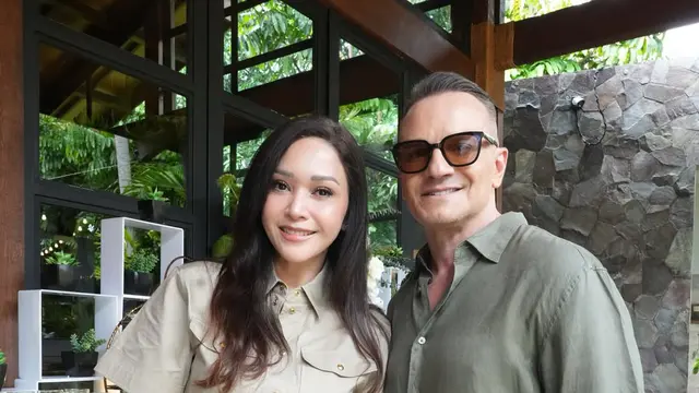 Tampak Sederhana, Maia Estianty Kenakan Dress Celine Seharga Rp42Jutaan di Gender Reveal Bebe ALs