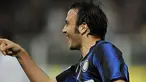 Giampaolo Pazzini menjadi pahlawan kemenangan Inter Milan usai memborong gol kemenangan 2-1 atas Cesena dalam lanjutan Serie A di Stadio Dino Manuzzi, 30 April 2011. AFP PHOTO/Alberto Lingria