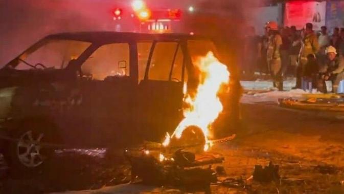 Mobil Ludes Terbakar di Kembangan, Diduga Angkut BBM dalam Jeriken