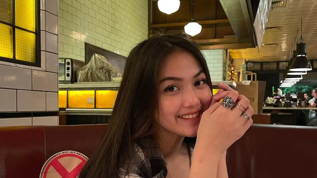 Outfit Simple Namun Tetap Stylish dari Aisyah Aqilah
