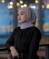 Sule dikabarkan telah memiliki kekasih baru, setelah bercerai dengan Nathalie Holscher. Namanya adalah Santyka Fauziah, dengan paras bule yang cantik. [Foto: Instagram/santykafauziah]