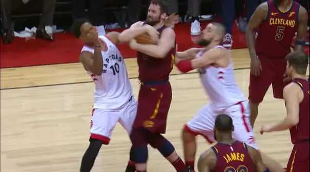 Berita video game recap NBA 2017-2018 antara Cleveland Cavaliers melawan Toronto Raptors dengan skor 113-112.