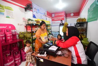 Hari ini, Presiden Republik Indonesia Prabowo Subianto meresmikan sekitar 80 ribu Koperasi Merah Putih yang tersebar di seluruh desa/kelurahan di Indonesia. (merdeka.com/ Arie Basuki)