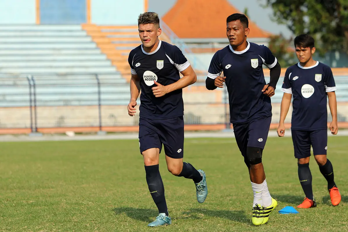 Aylton Ferreira Ananias 