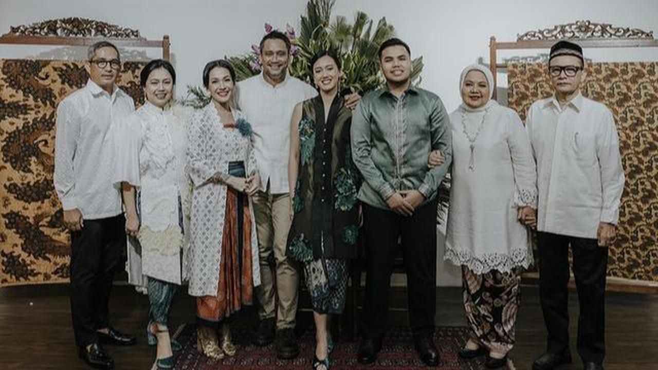 Hadir di Acara Pertunangan Anak Pertamanya, Ini Potret Terbaru Anggi Kadiman Mantan Istri Tora Sudiro