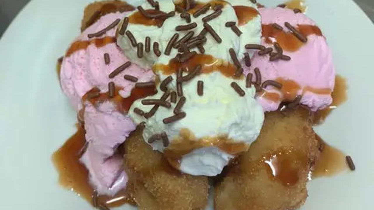 Ilustrasi Pisang Madu Geprek Topping Es Krim