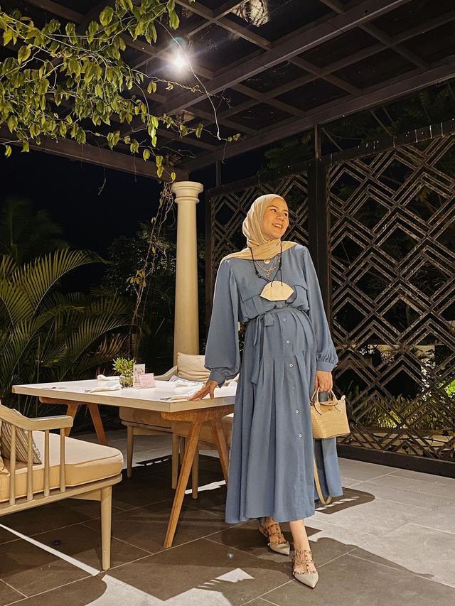 Jelang Lahiran, Ini 6 Potret Cynthia Ramlan Pamer Baby Bump di Kehamilan Ketiga