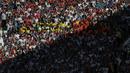 Suasana didalam stadion saat  Spanyol melawan Rusia pada laga 16 besar di Luzhniki Stadium, Moskow, Rusia, (1/7/2018). Rusia dan Spanyol bermain imbang 1-1. (AP/Manu Fernandez)