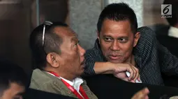 Presiden Komisaris PT Mugi Rekso Abadi Soetikno Soedarjo (kanan) bersiap menjalani pemeriksaan di Gedung KPK, Rabu (7/8/2019). Soetikno diperiksa sebagai tersangka karena diduga menjadi pihak yang memberikan suap kepada tersangka mantan Dirut Garuda Indonesia Emirsyah Satar (merdeka.com/Dwi Narwoko)