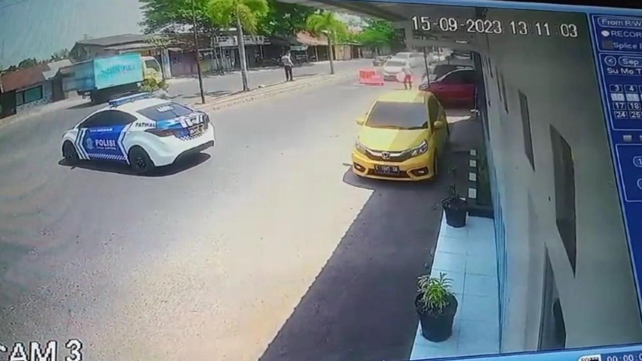 <br>Setelah dilakukan pengecekan diketahui ciri-ciri kendaraan tersebut adalah Honda Brio Nopol K 8630 RK warna putih.&nbsp;<br>