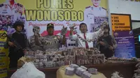 13 karung petasan berbagai ukuran dengan jumlah mencapai 1 juta petasan disita dari DU, warga Sukoharjo, Wonosobo, Jawa Tengah. (Foto: Liputan6.com/Polres Wonosobo/Muhamad Ridlo)