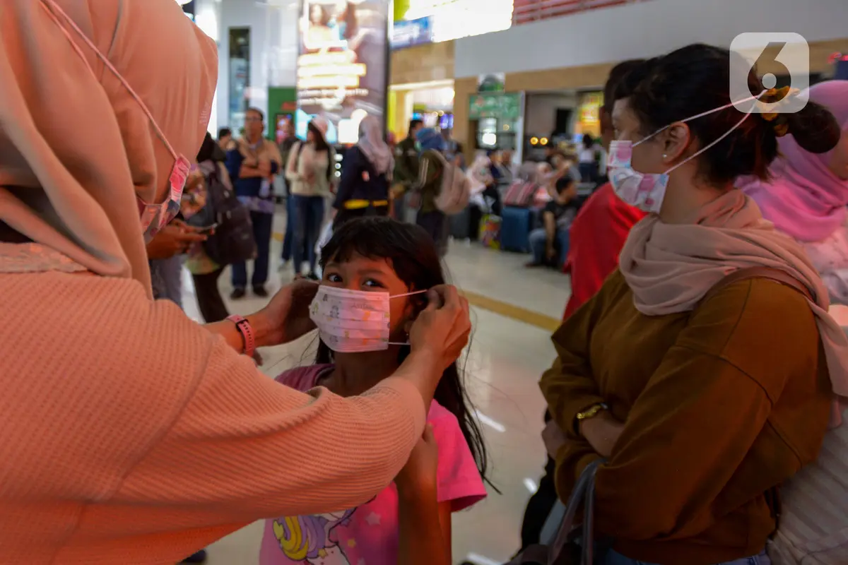 Antisipasi Virus Corona di Stasiun Gambir