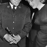 Akan tetapi Marilyn yang kurang begitu mengenal Soekarno sempat menyapa dengan sebutan 'Pangeran Soekarno'. (via lintasdunia)