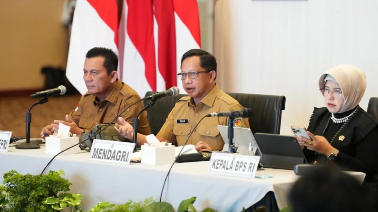 Mendagri Tito Karnavian saat Rapat Koordinasi Pengendalian Inflasi dan Kesiapan Pemda pada Perayaan Hari Raya Idulfitri