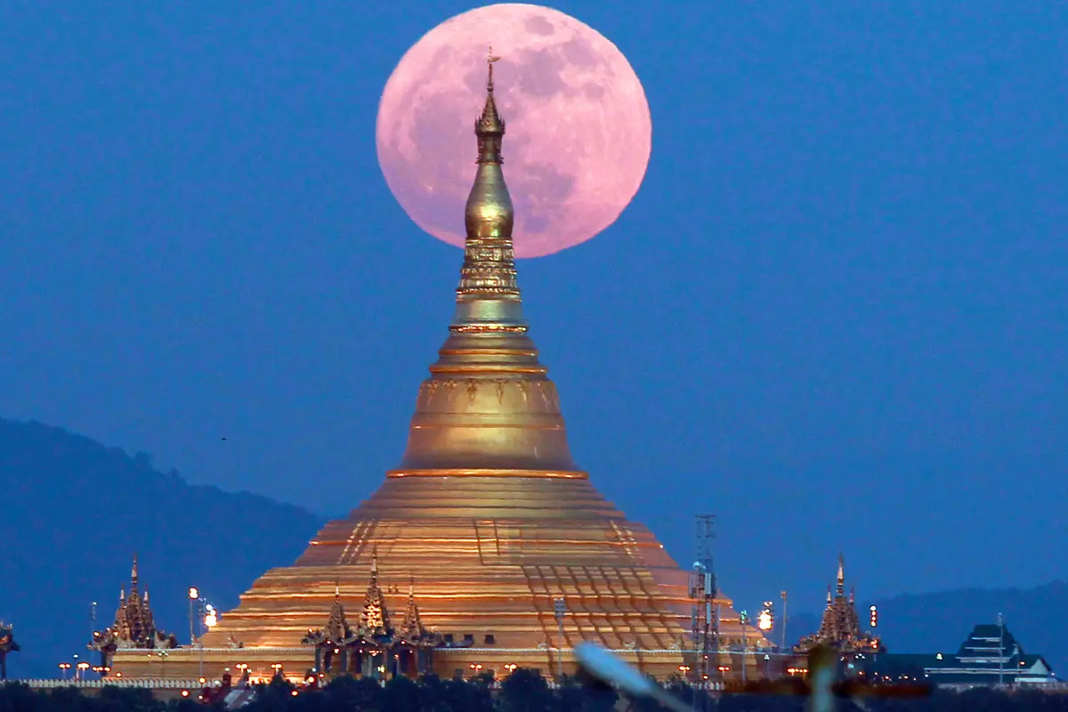 Supermoon di Myanmar