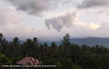 Gunung Dukuno Erupsi, Abu Letusan Capai 1,2 Km