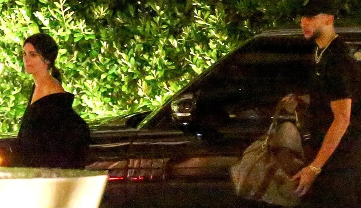 Meski Kendall Jenner masih sibuk meniti kariernya, namun dirinya juga ingin mempertahankan hubungannya dengan Ben Simmons. (Extra)