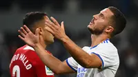 Eden Hazard. Real Madrid menggelontorkan dana 115 juta euro untuk memboyongnya dari Chelsea dua musim lalu. Nyatanya, musim ini ia belum mencetak satu gol pun dari 5 laga setelah dua musim lalu hanya mengoleksi 5 gol dari total 43 laga. (AFP/Gabriel Bouys)