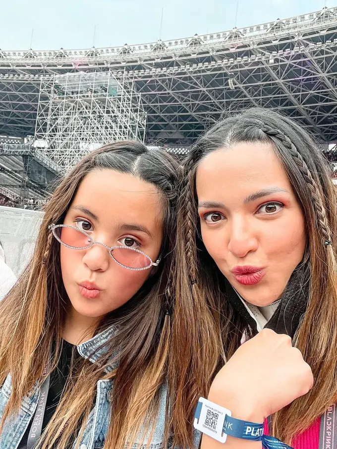 Nia Ramadhani dan Mikhayla (Instagram/ramadhaniabakrie)