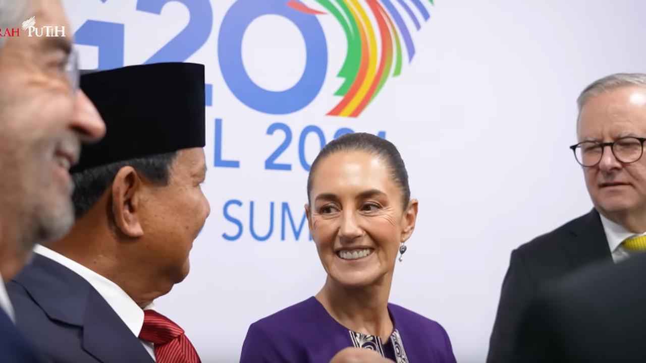 Kepalkan Tangan Prabowo Teriak 'Viva Zapata' Depan Sosok Cantik Presiden Wanita Pertama Meksiko