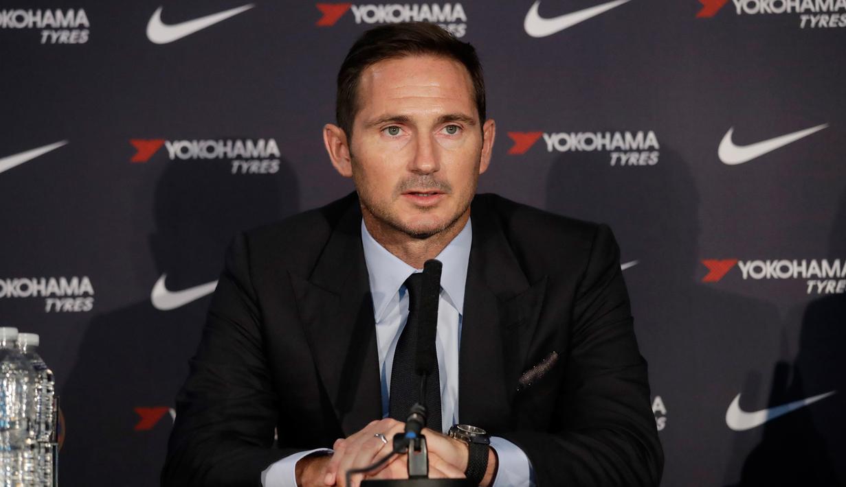 Manajer Chelsea, Frank Lampard memberi keterangan dalam konferensi pers di Stadion Stamford Bridge, London, Inggris, Kamis (4/7/2019). Lampard resmi diikat selama tiga tahun oleh Tim London Biru. (AP Photo/Matt Dunham)