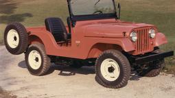 Willys-Overland diakuisisi oleh perusahaan bernama Kaiser pada tahun 1953. Setahun kemudian Willys CJ-5 diluncurkan sebagai penerus Willys CJ. CJ-5 memiliki masa produksi yang sangat lama, yaitu mencapai hampir 30 tahun sejak 1954 hingga 1983. Varian Long Wheel Base (LWB) hadir di generasi ini dengan nama CJ-6. Kubikasi mesin 4.200cc inline-6 yang digunakan mampu menghasilkan tenaga 98 Hp dengan torsi 261 Nm. Nama Jeep lahir pertama kalinya di generasi ini. (Source: motortrend.net)