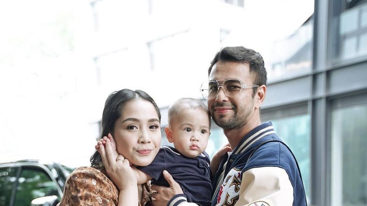 6 Potret Gaya Nagita Slavina di New York, Tetap Stylish dengan Outfit Santai