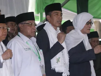 Presiden Joko Widodo menghadiri pembukaan musyawarah nasional dan konferensi besar NU di Banjar, Jawa Barat, Rabu (27/2). Jokowi mengucapkan terima kasihnya atas peran PBNU yang telah berkontribusi dalam merawat keutuhan NKRI. (Liputan6.com/Angga Yuniar)