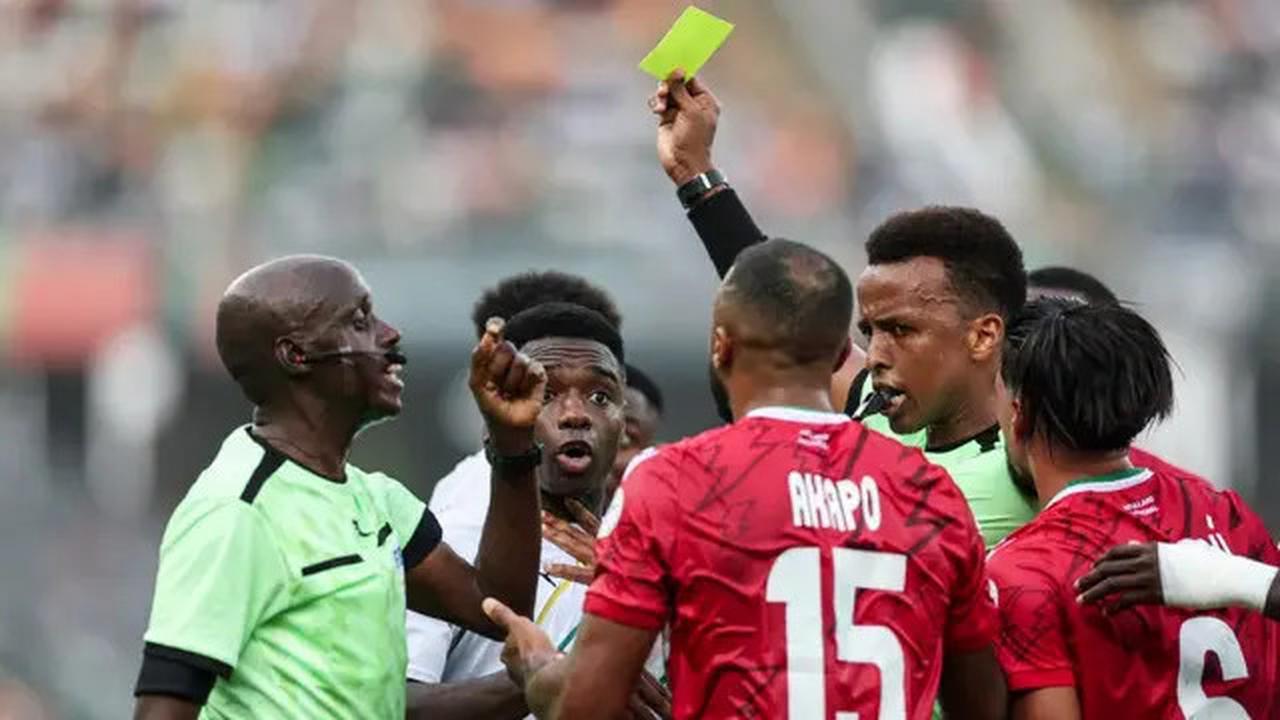 Wasit Somalia Omar Artan Ketiban Durian Runtuh Usai Ditolak AS, Dapat Hadiah dari UEFA