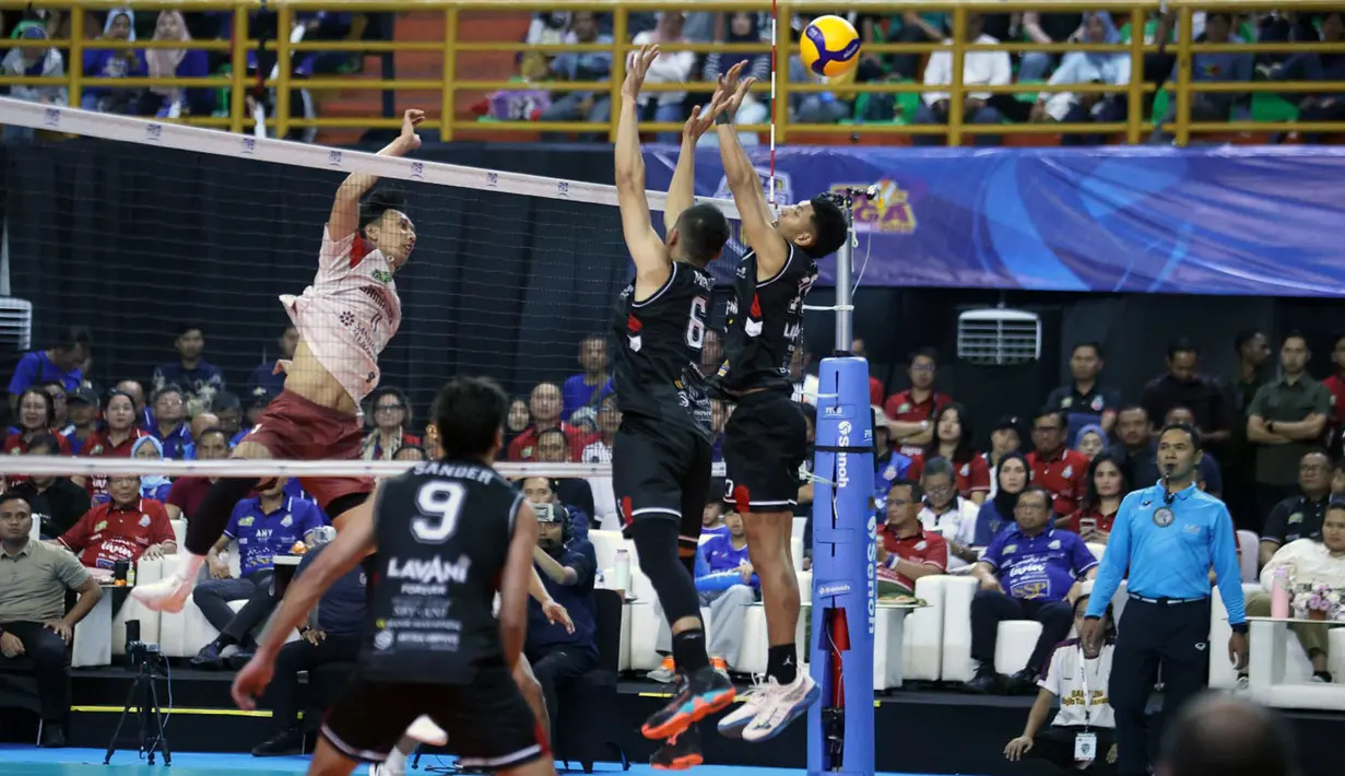Jakarta LavAni Livin' Transmedia berhasil mengalahkan Surabaya Samator dengan skor 3-0 (25-20, 25-18, 25-19) pada hari terakhir seri tiga Proliga 2026 di GOR Sabilulungan, Jalak Harupat, Kabupaten Bandung, Minggu (25/1/2026) malam. (Dok. PBVSI)