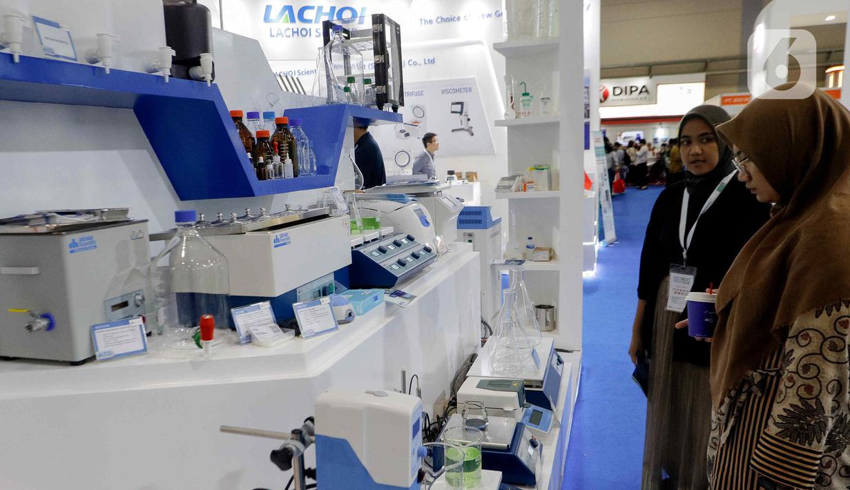 Mengusung tema Sustainable Future Solutions, pameran ini menampilkan solusi untuk industri laboratorium yang cerdas dan berkelanjutan. (Liputan6.com/Herman Zakharia)