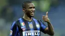 5. Samuel Eto'o - Mantan bintang Barcelona dan Inter Milan ini mengumumkan pensiun dari dunia sepak bola. Pria asal Kamerun tersebut gantung sepatu setelah menikmati  22 tahun perjalanan di lapangan hijau. (AFP/FIlippo Monteforte)