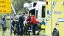 Sekitar 30 petugas polisi berada di lapangan mencari orang yang hilang.Penyelam polisi juga dikerahkan ke tempat kejadian, bersama dengan dua helikopter polisi.(Jacques Boissinot/The Canadian Press via AP)